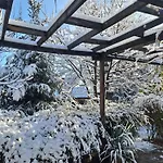 комплекс тракийски стан Хотел