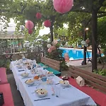 Хотел комплекс тракийски стан