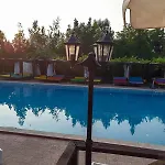 Хотел комплекс тракийски стан