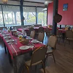 Хотел комплекс тракийски стан *