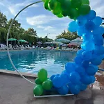 комплекс тракийски стан Хотел *