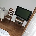 комплекс тракийски стан Хотел *
