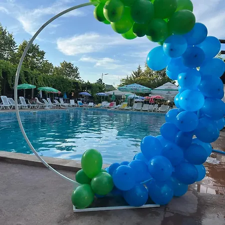комплекс тракийски стан Hotel *