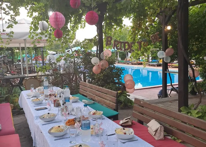 Хотел комплекс тракийски стан