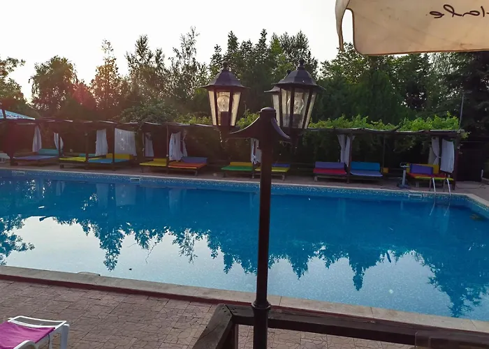 Хотел комплекс тракийски стан