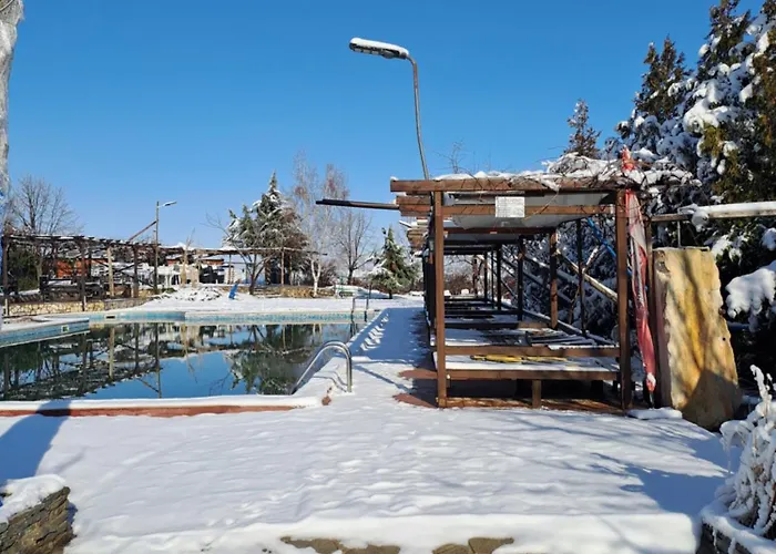 Хотел комплекс тракийски стан *