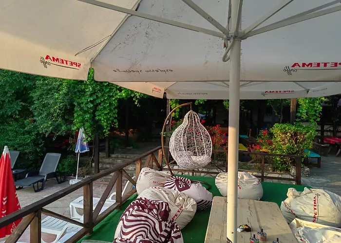 комплекс тракийски стан Хотел