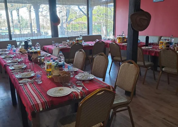 Хотел комплекс тракийски стан *